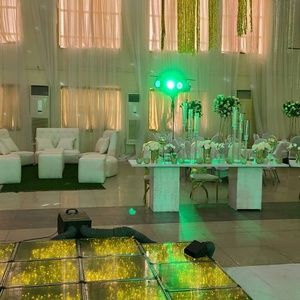 Meet your Posher, Efeomo